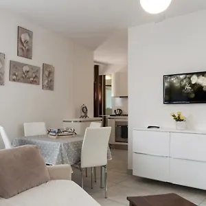 Fenix Apartment